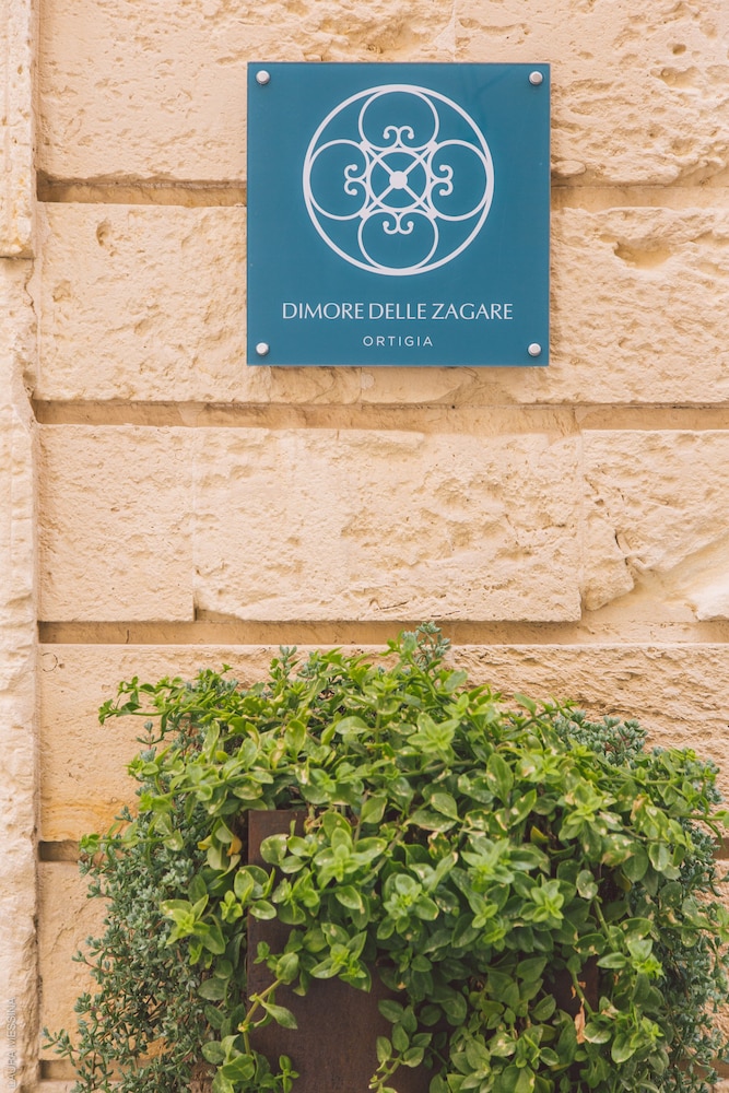 Lemoni Suite 47/56