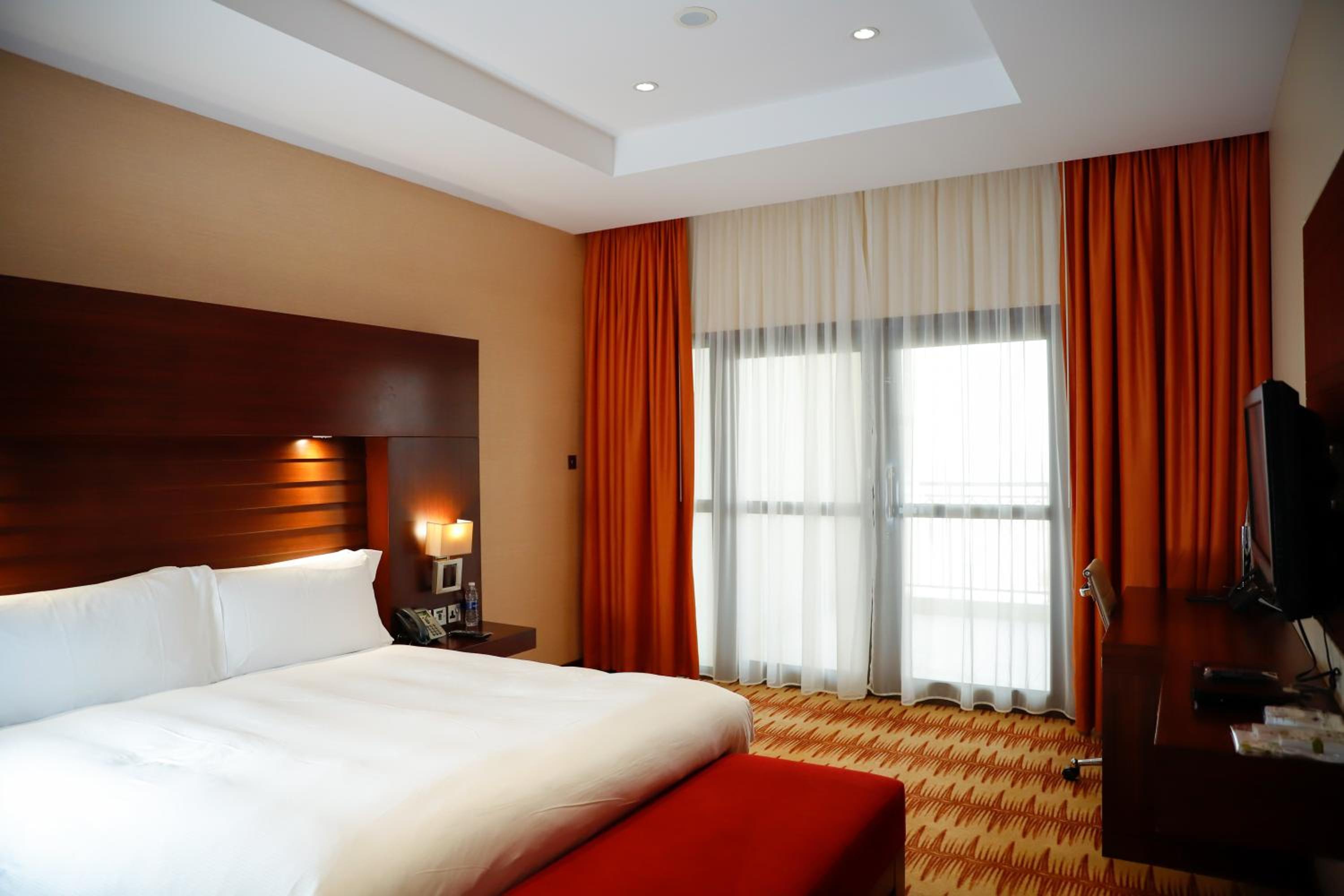 1 Bedroom, Suite, Balcony