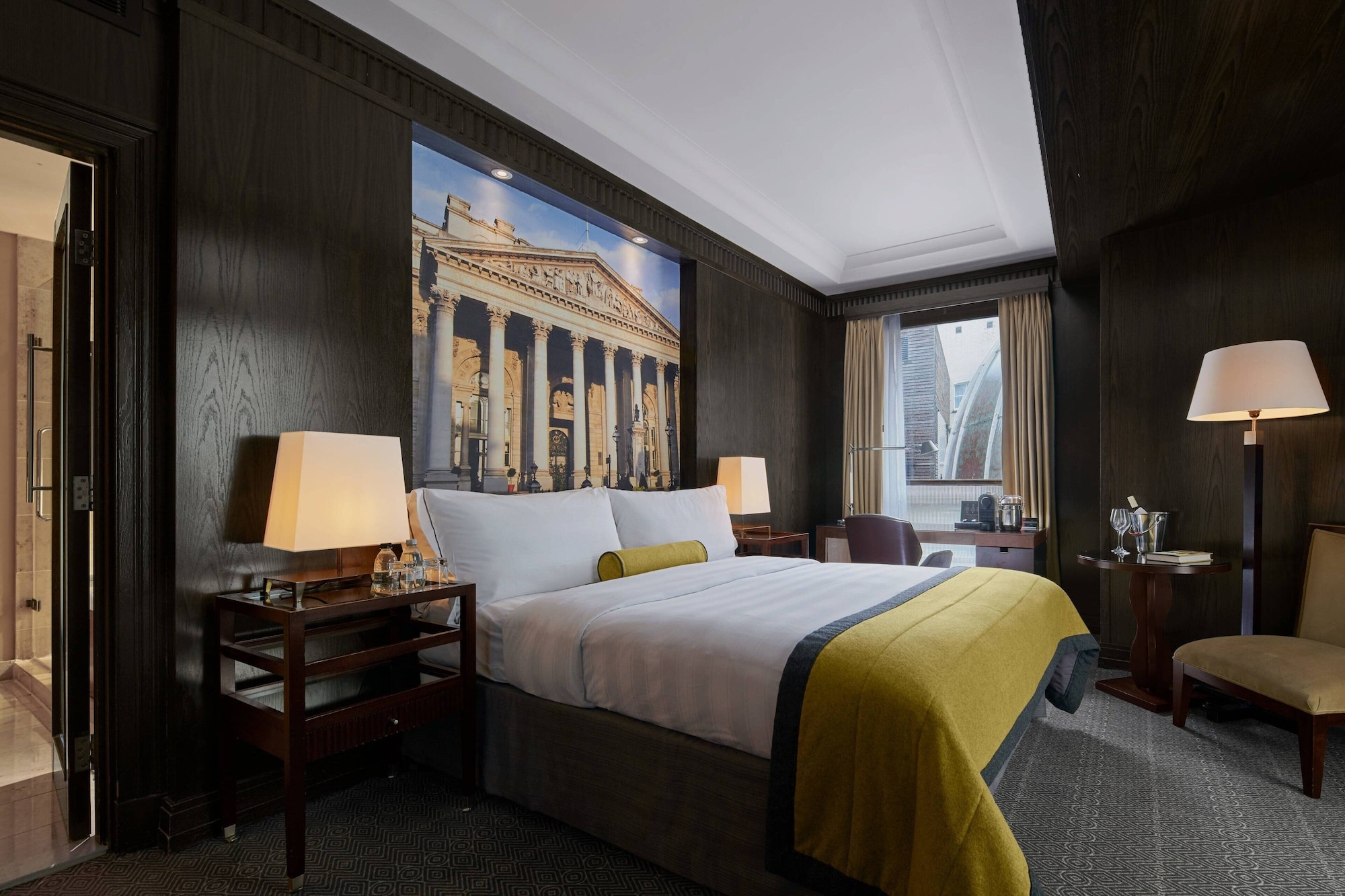 SIGNATURE, QUEEN BED