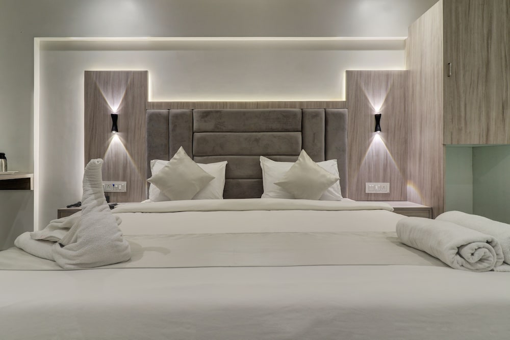 Hotel Kurla Residency 26/32