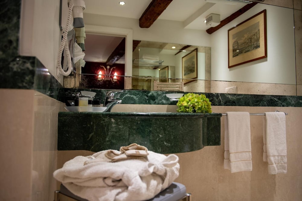 Ca Dell Arte Hotel 59/71