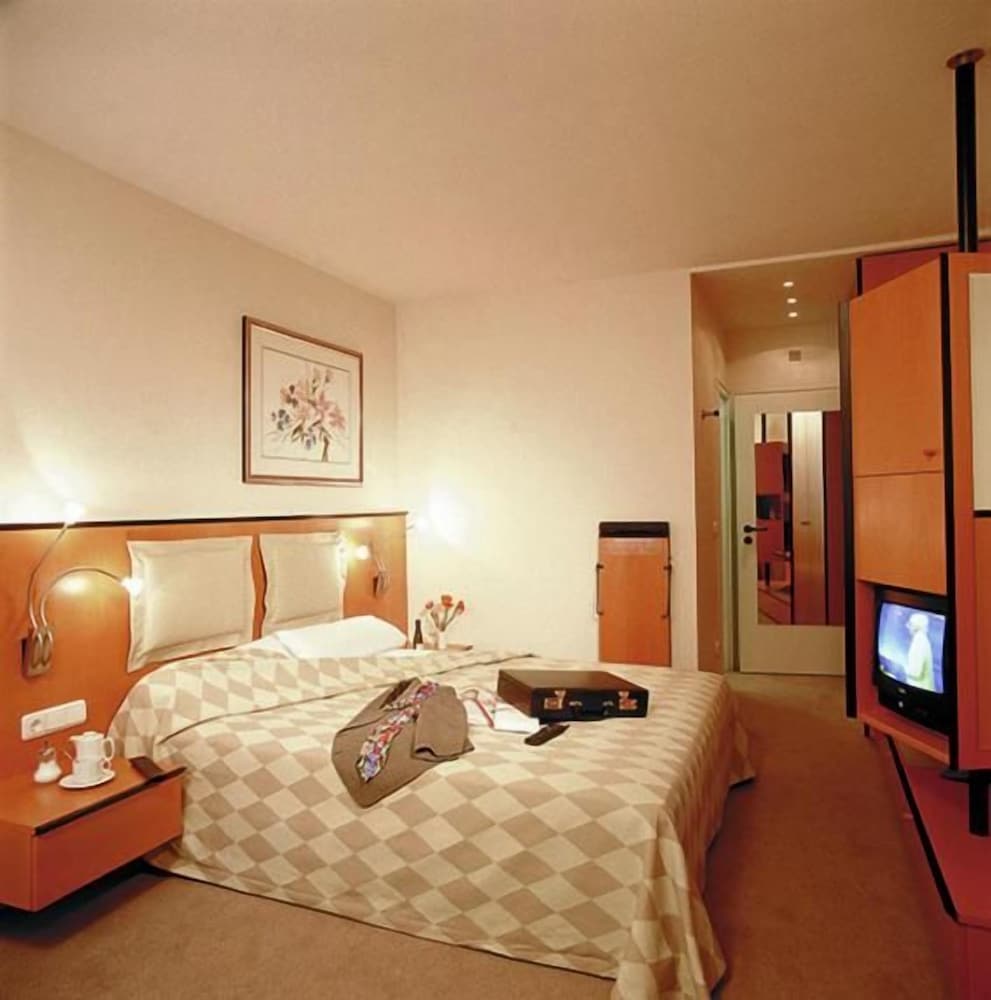 Hotel am Rathaus 8/25