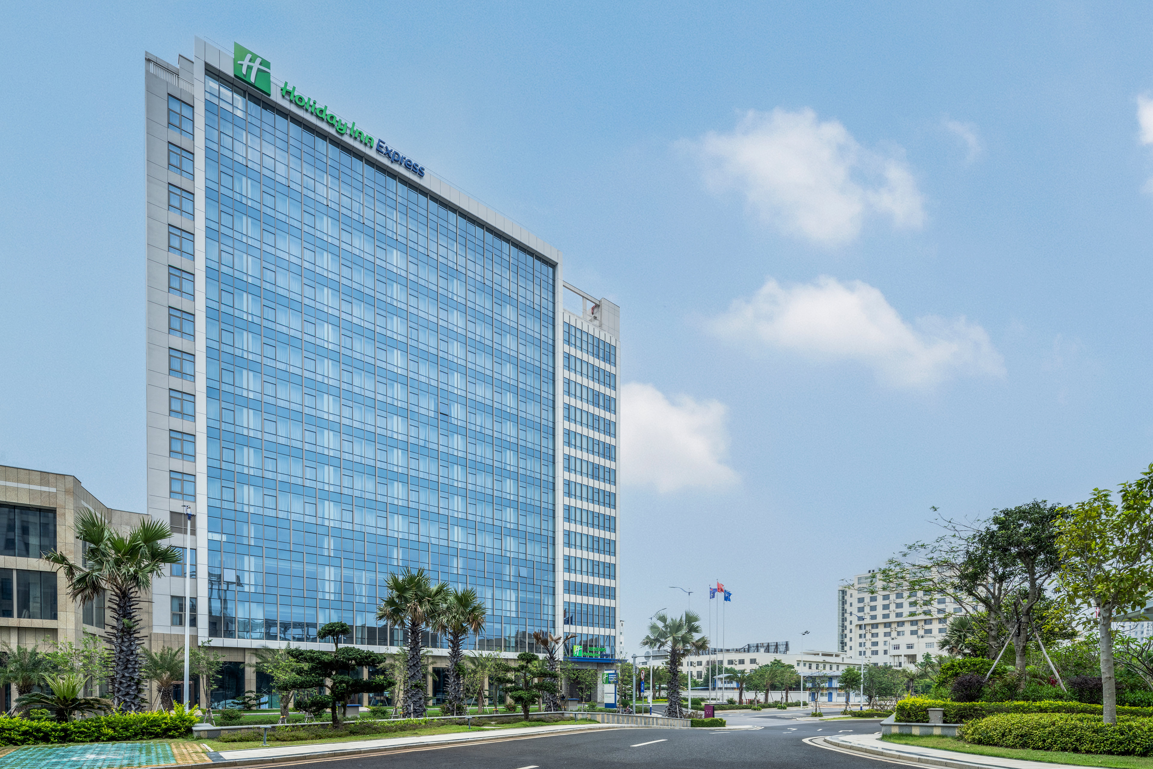 HOLIDAY INN EXPRESS Beihai Silver Beach 11/61