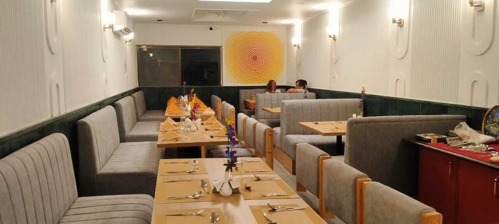 Hotel Sujata 37/64