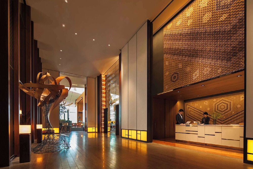 Andaz Tokyo Toranomon Hills 8/69