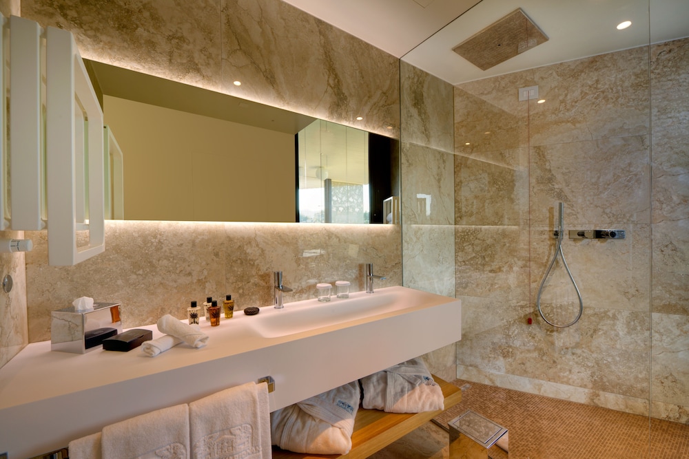 1 Bedroom, Suite, Double Bed, Palazzo Di Varignana Resort Spa 3/3