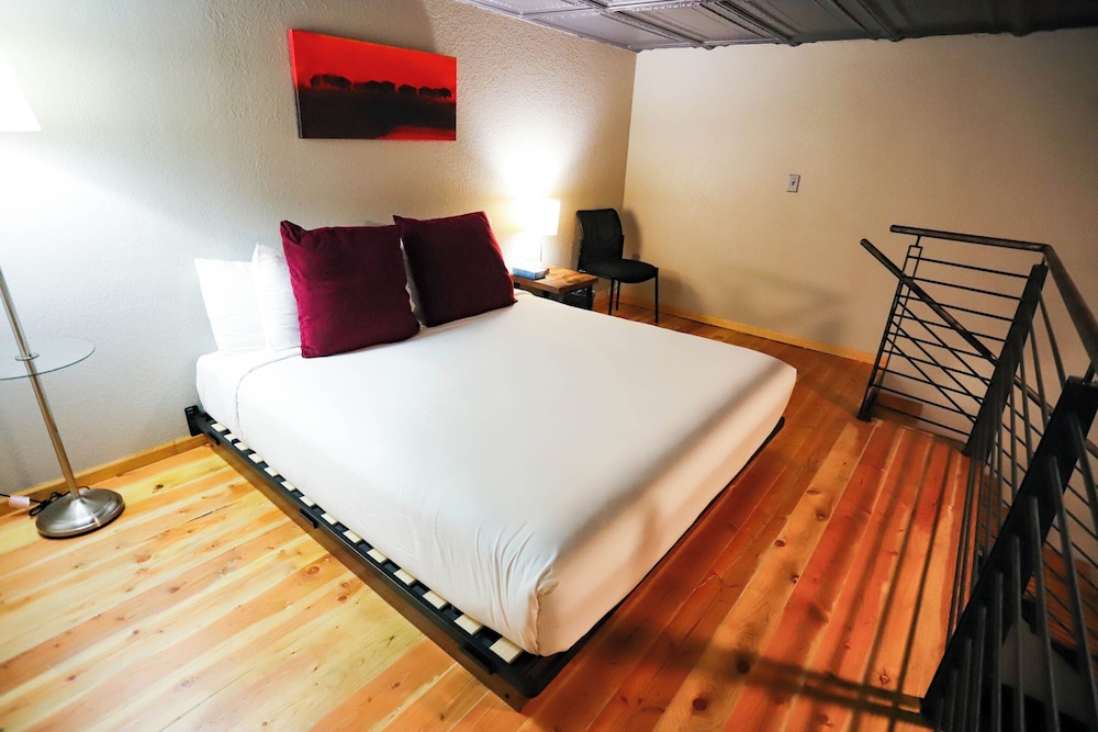 The Hotel Sturgis 9/50