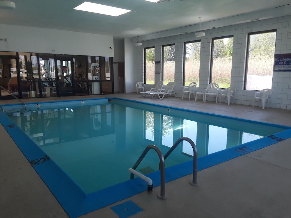 Quality Inn & Suites Port Huron 1/35