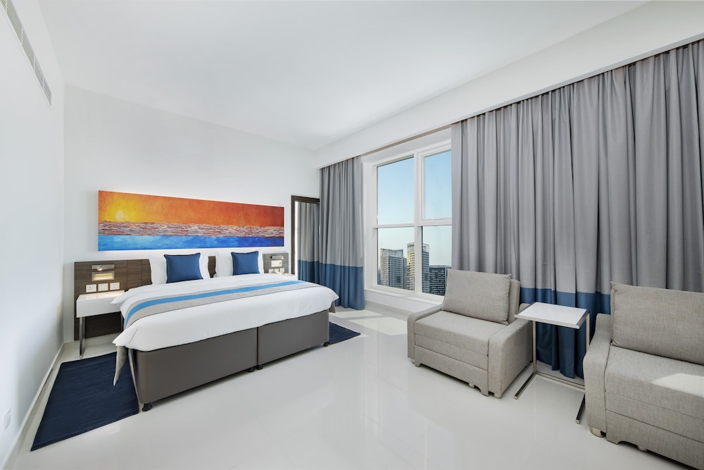 EXECUTIVE, SUITE