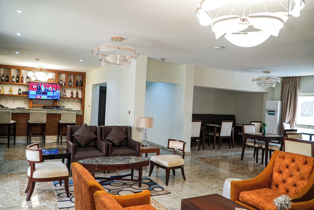 Grand Towers Hotel 33/50