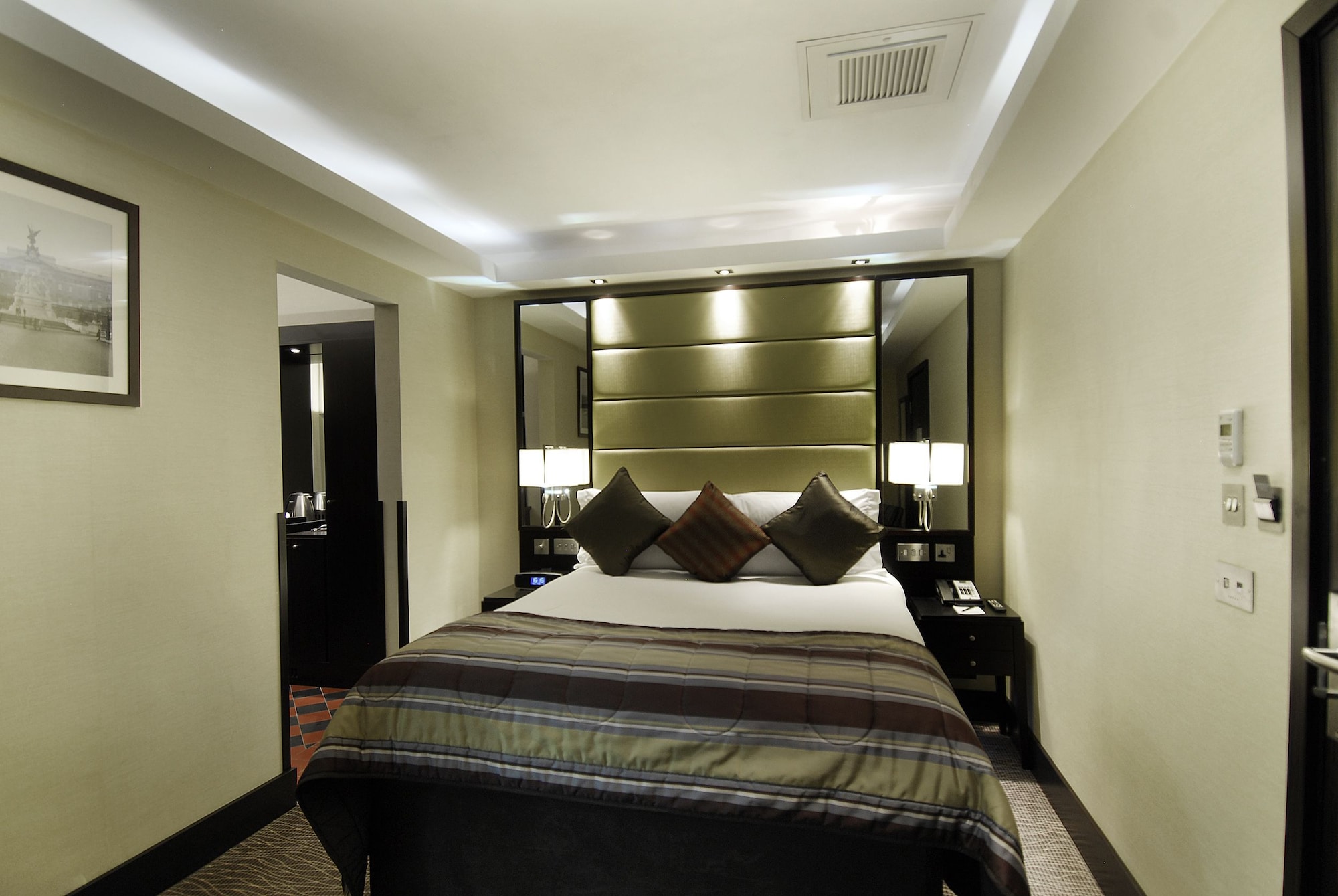 MONTCALM, RESIDENCE