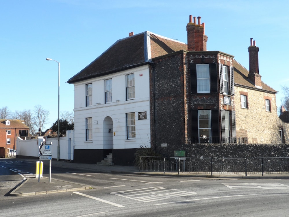Castle House 13/17