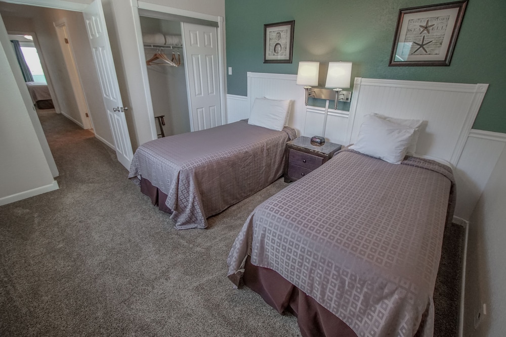 3 BEDROOMS, APARTMENT, LAGOON VIEW