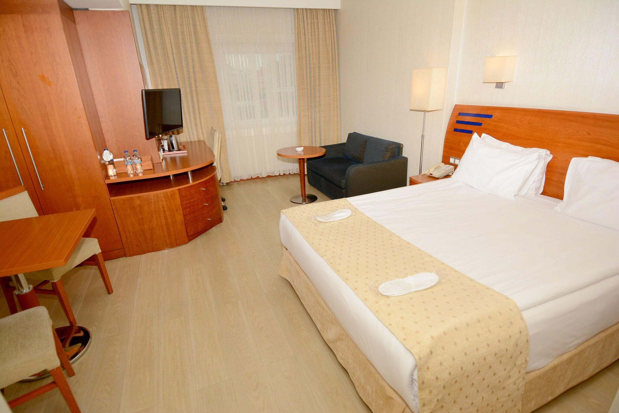 Room, Queen Bed