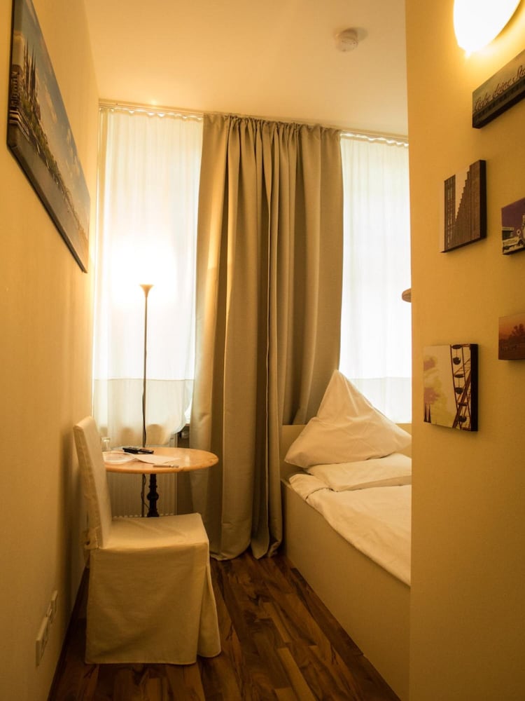 Hotel Monte Christo 42/50