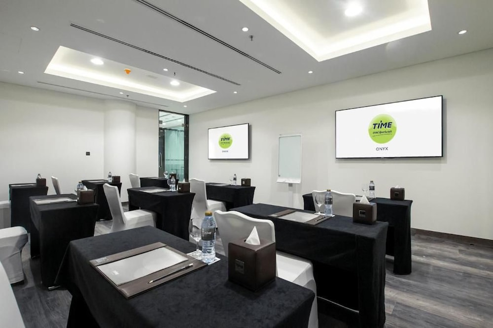 TIME Onyx Hotel Apartments 44/47