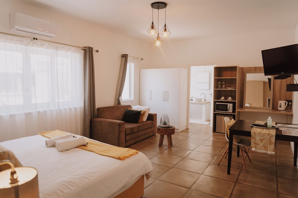 Caza Beach Guesthouse 11/50