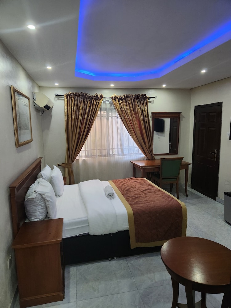 Preserve Apartments And Suites 20/39