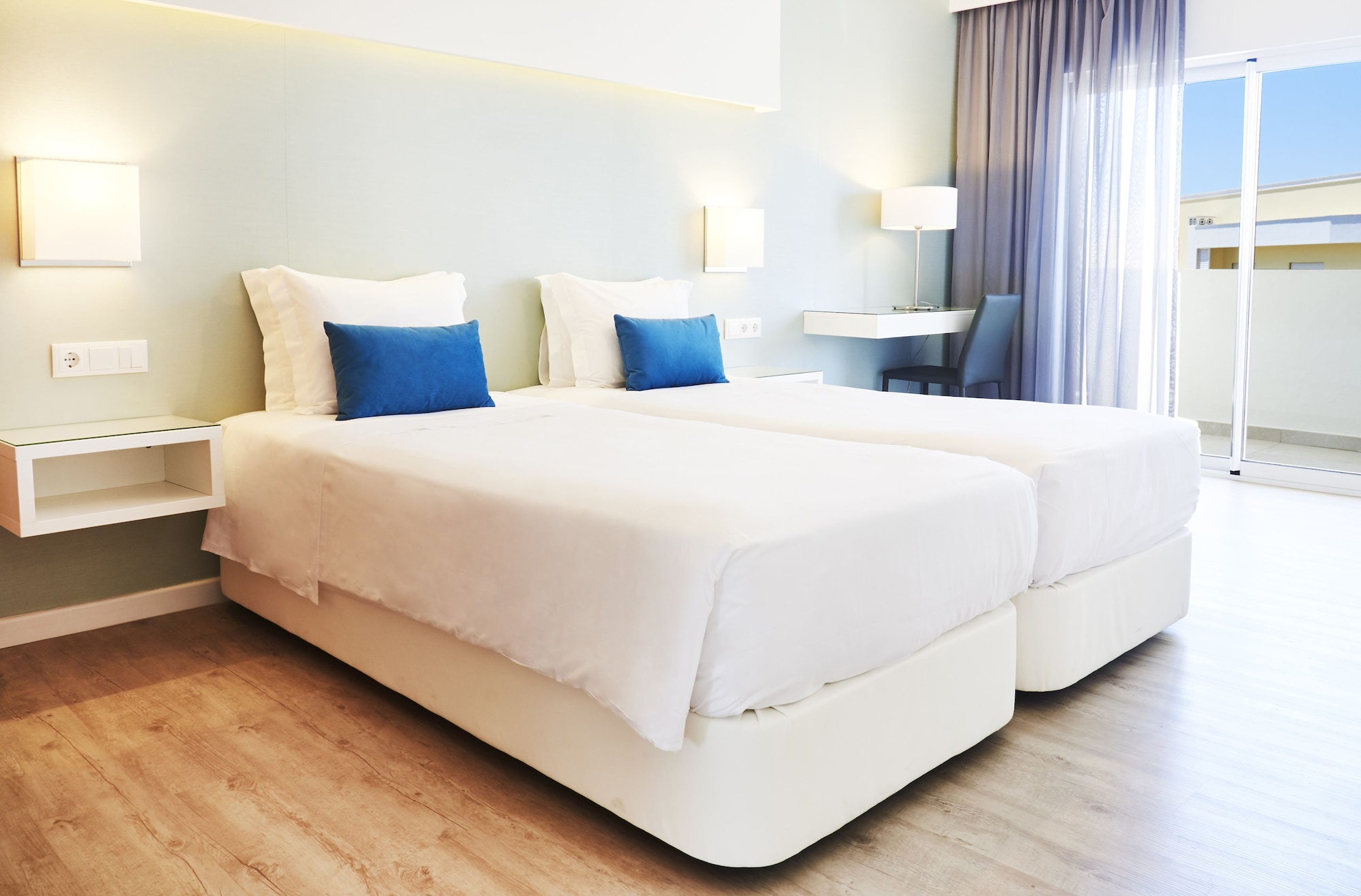 2 Bedrooms, Premium, Apartment, 4 Beds, 2 Bathrooms, Sofa