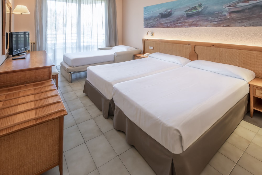 ROOM, DOUBLE BED, WITH EXTRA BED, BALCONY