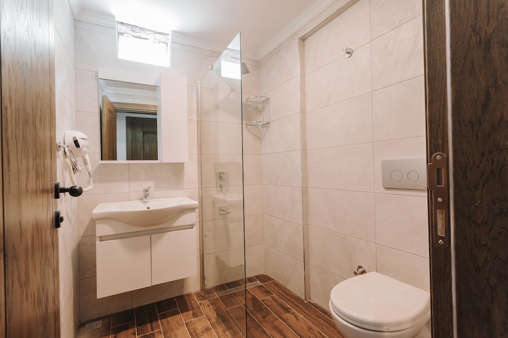 Iskalita Otel 29/32