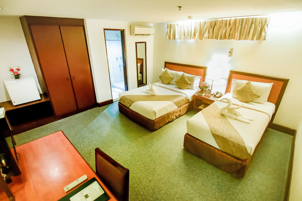 Rajah Park Hotel 14/50