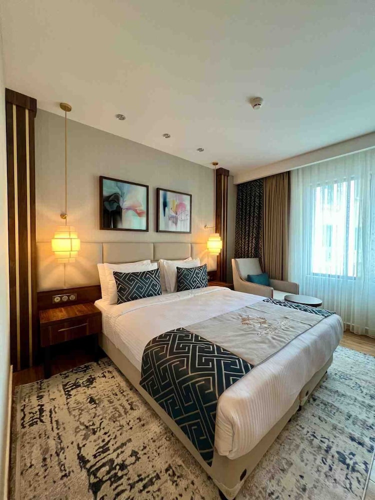 Golden Rose Hotel & Spa 5/32