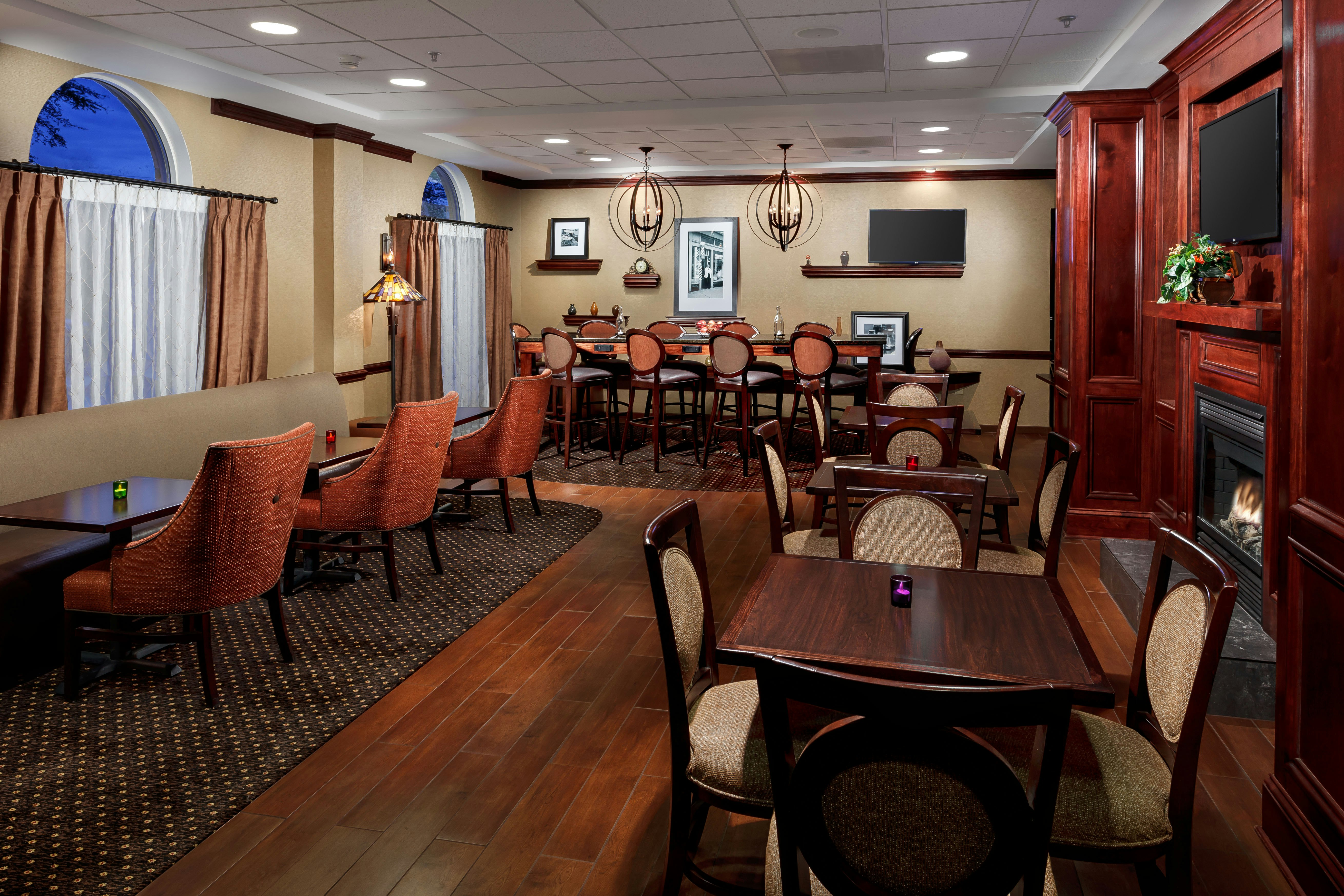 Hampton Inn Newbery Opera House 40/44