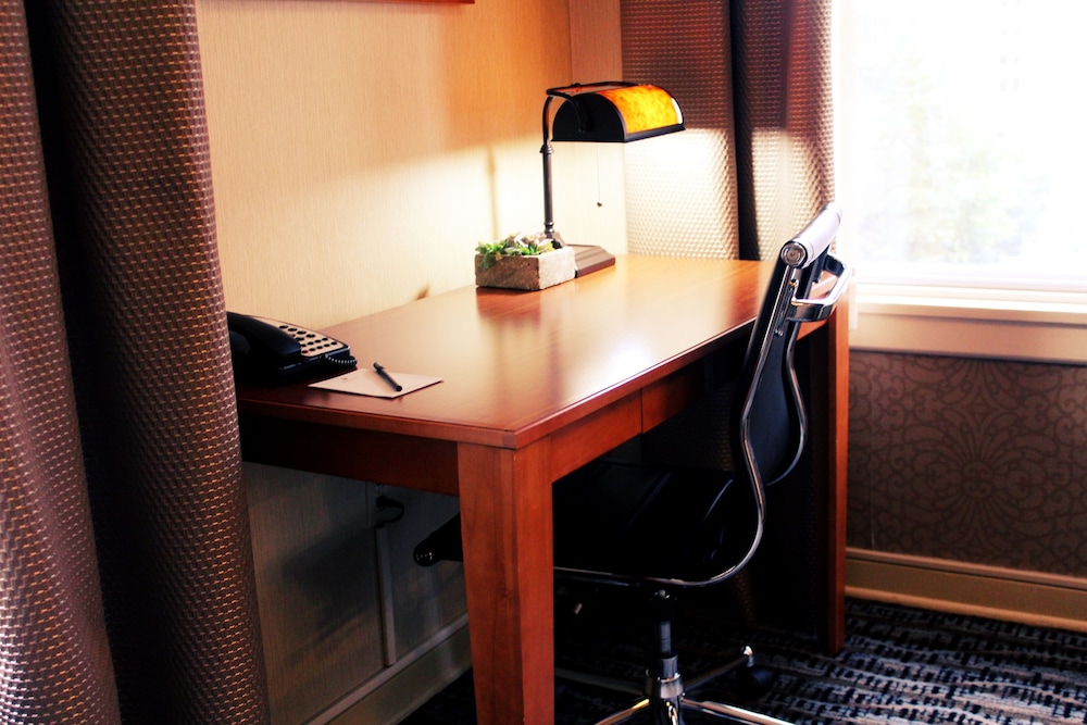 Executive Hotel Pacific 45/50