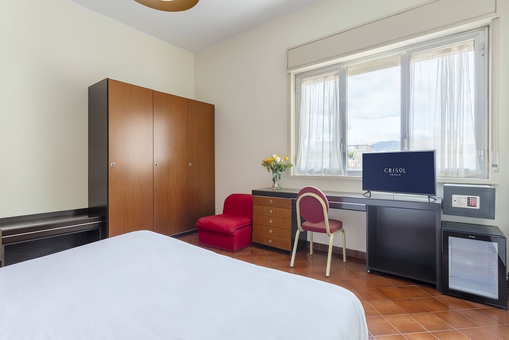 Family, 4 Beds, 2 Bathrooms