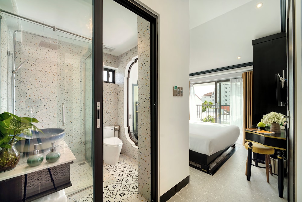 Rokas Hoi An Boutique Hotel 45/48