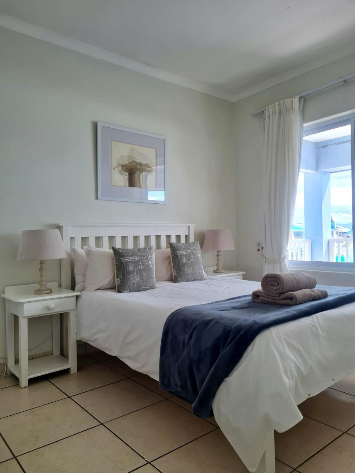 Point Village Hotel 16/76