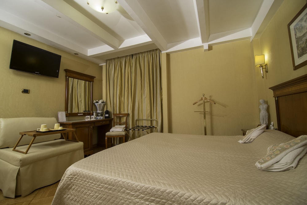 غرفة فاخرة ثلاثية بثلاثة أسرّة، Luxury Rooms H 2000 Roma 2/3
