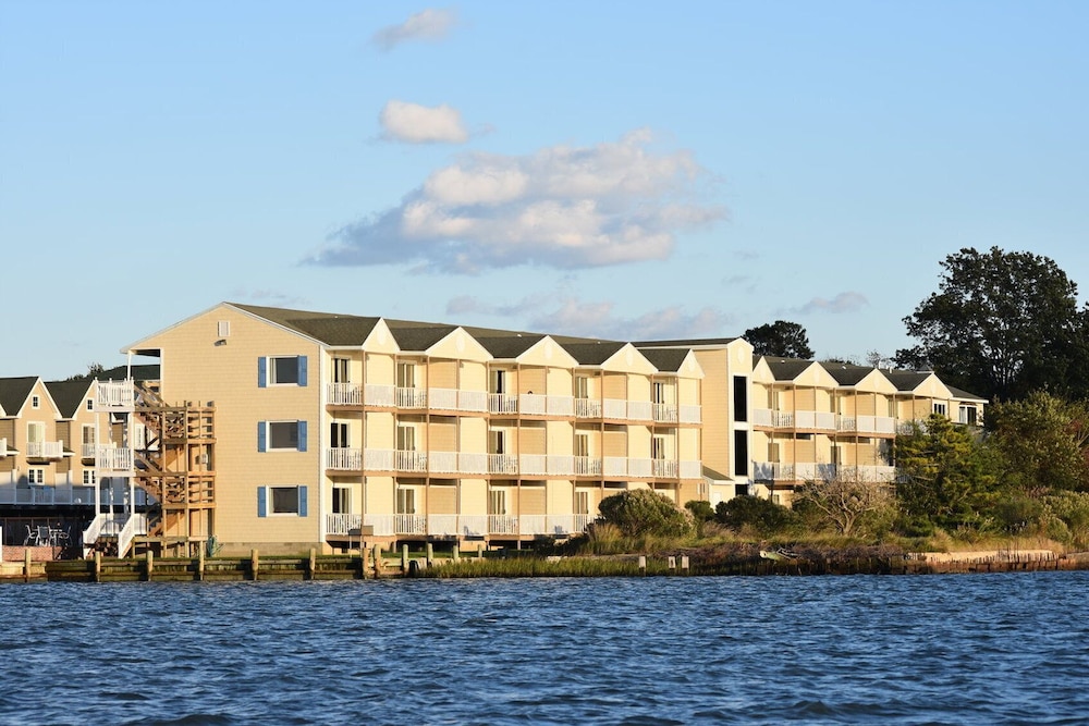 Waterside Inn 71/72