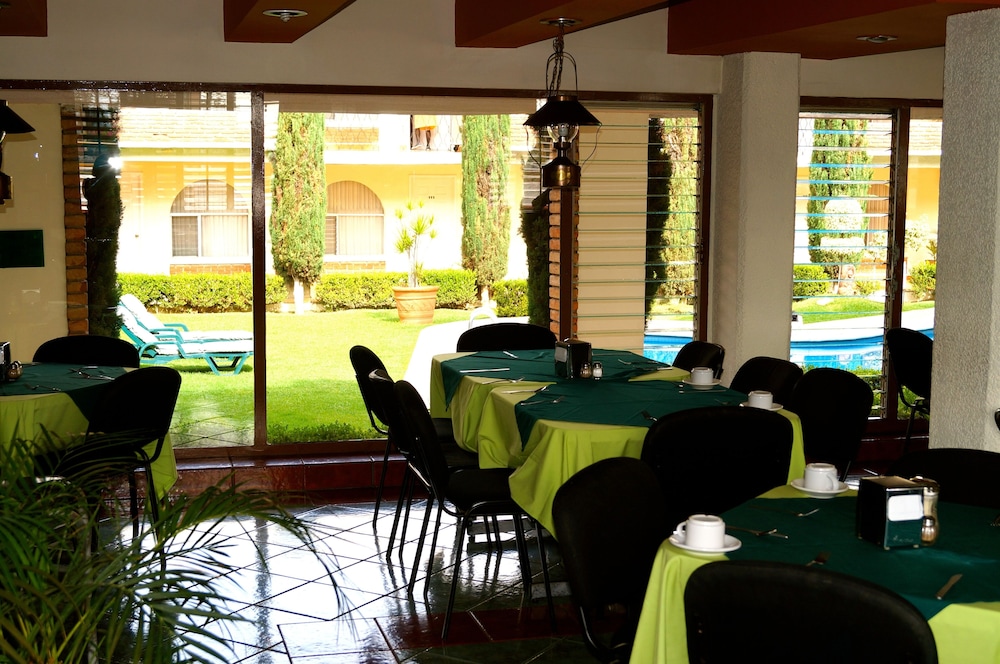 Villa del Sol and Suites 50/62