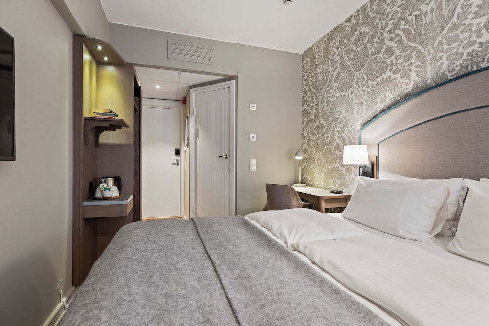 STANDARD, DOUBLE BED