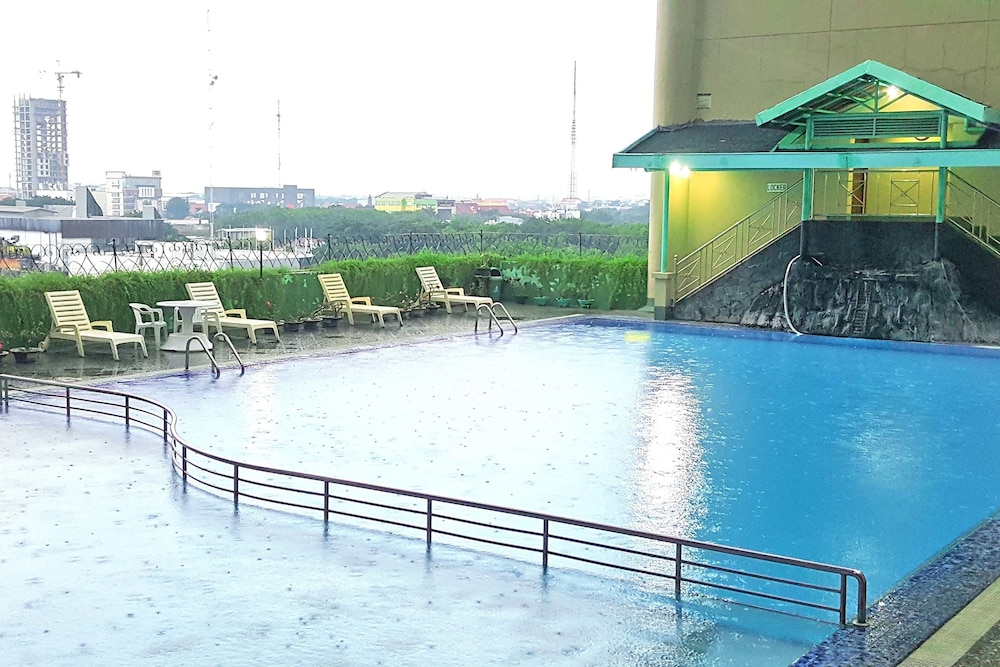 TUNJUNGAN HOTEL 40/73
