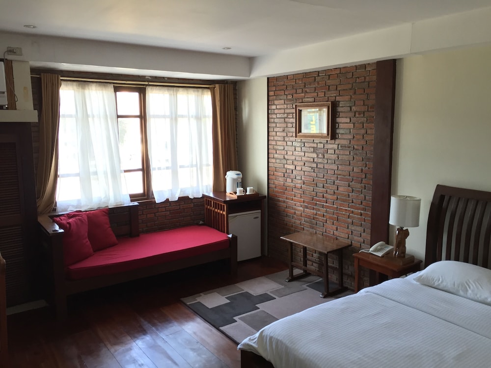 Mango Valley Hotel 1 25/67