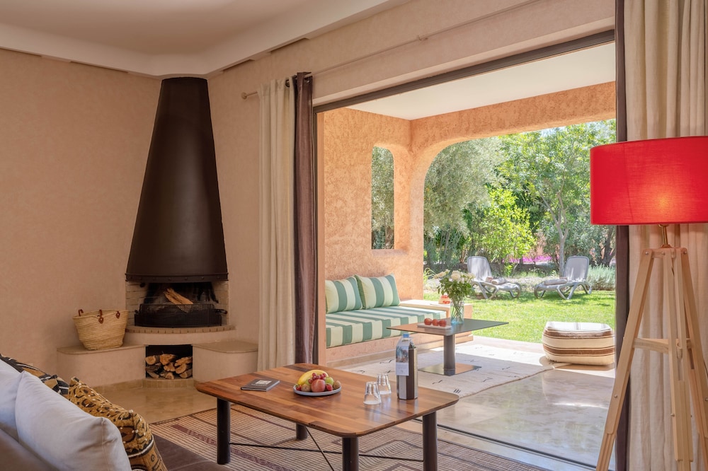 Oasis Lodges 44/72