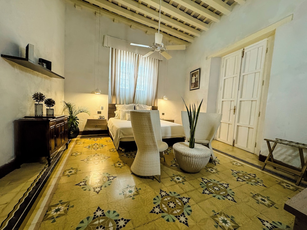 HOTEL BOUTIQUE DON PEPE 49/72