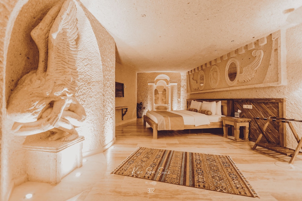 Nino Cave Suites 20/50