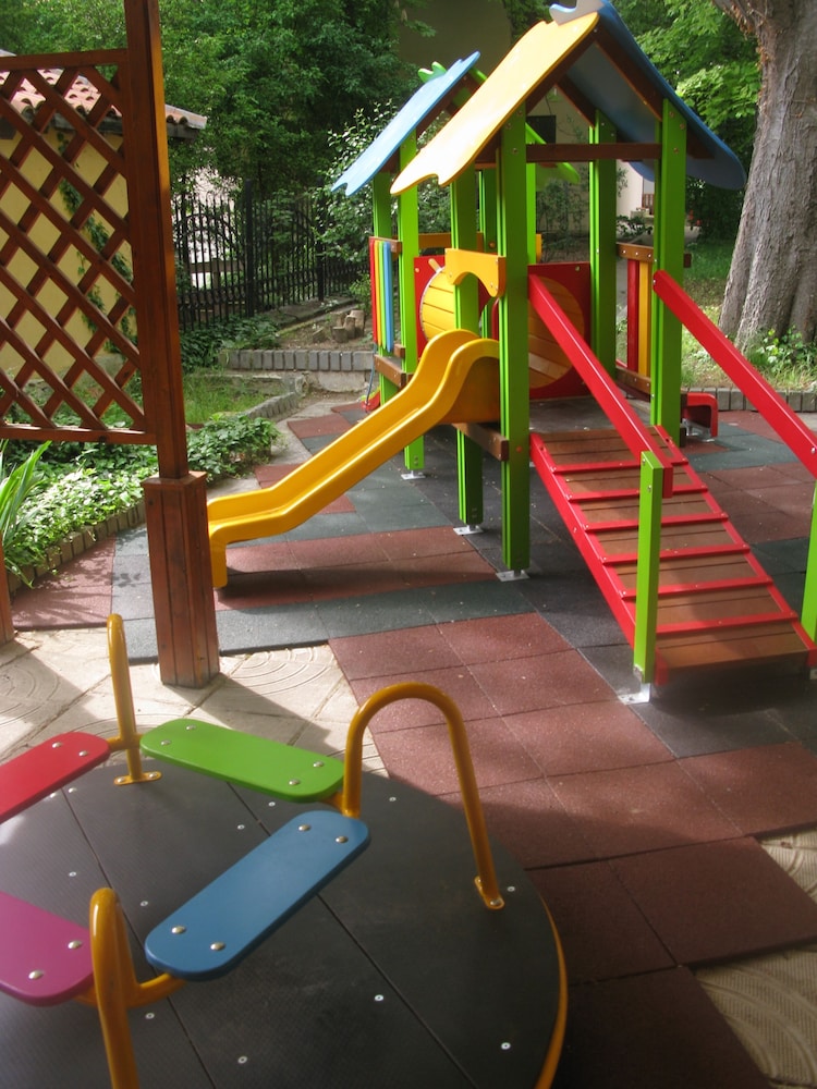 Estreya Park 45/50