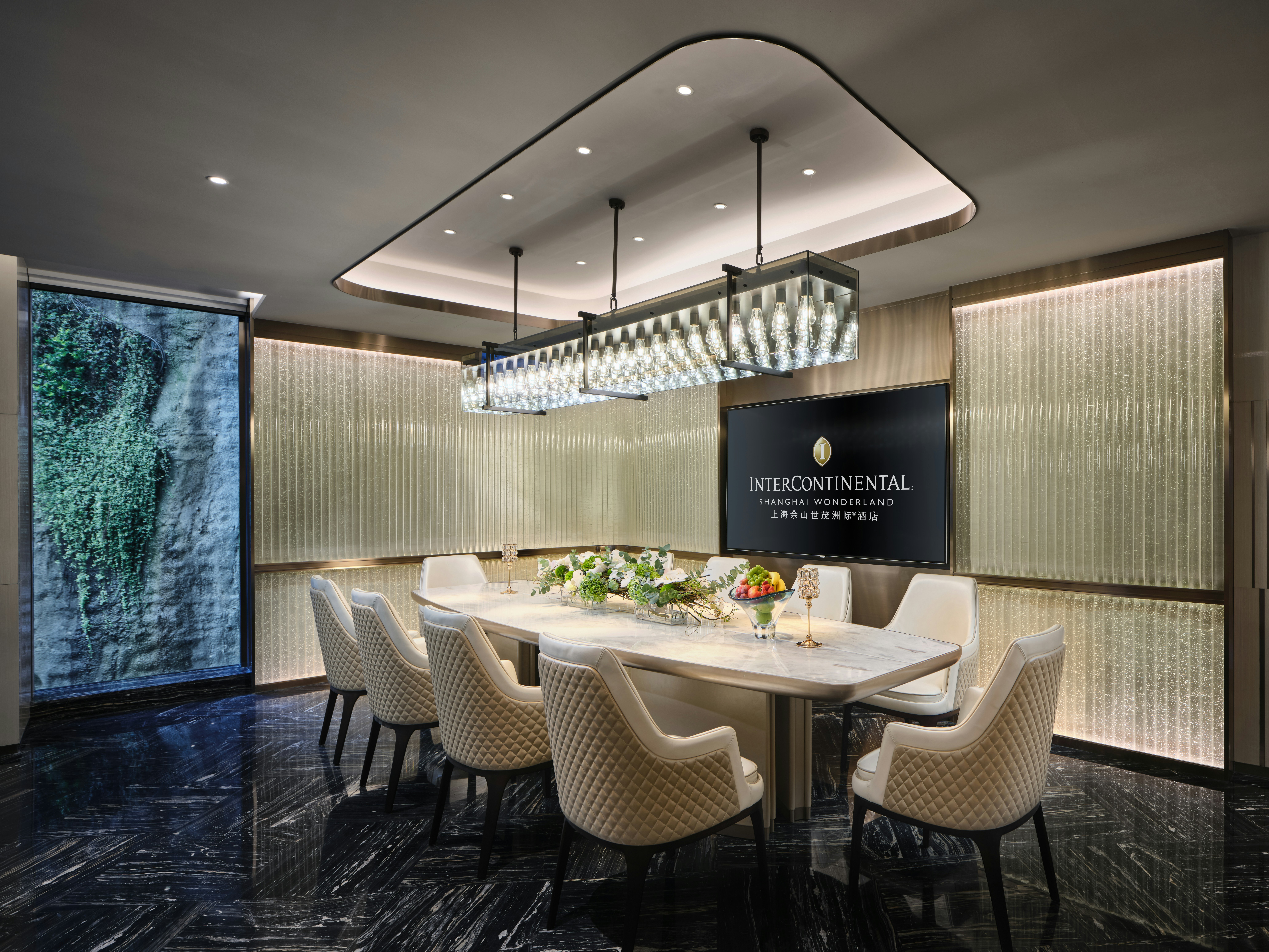 Intercontinental Shanghai Wonderland 33/50