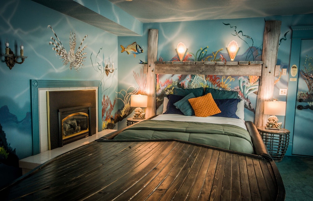 Cave, Caribbean, Queen Bed, Sea View