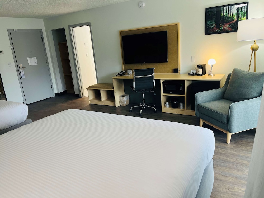 Best Western Portland West Beaverton 32/88
