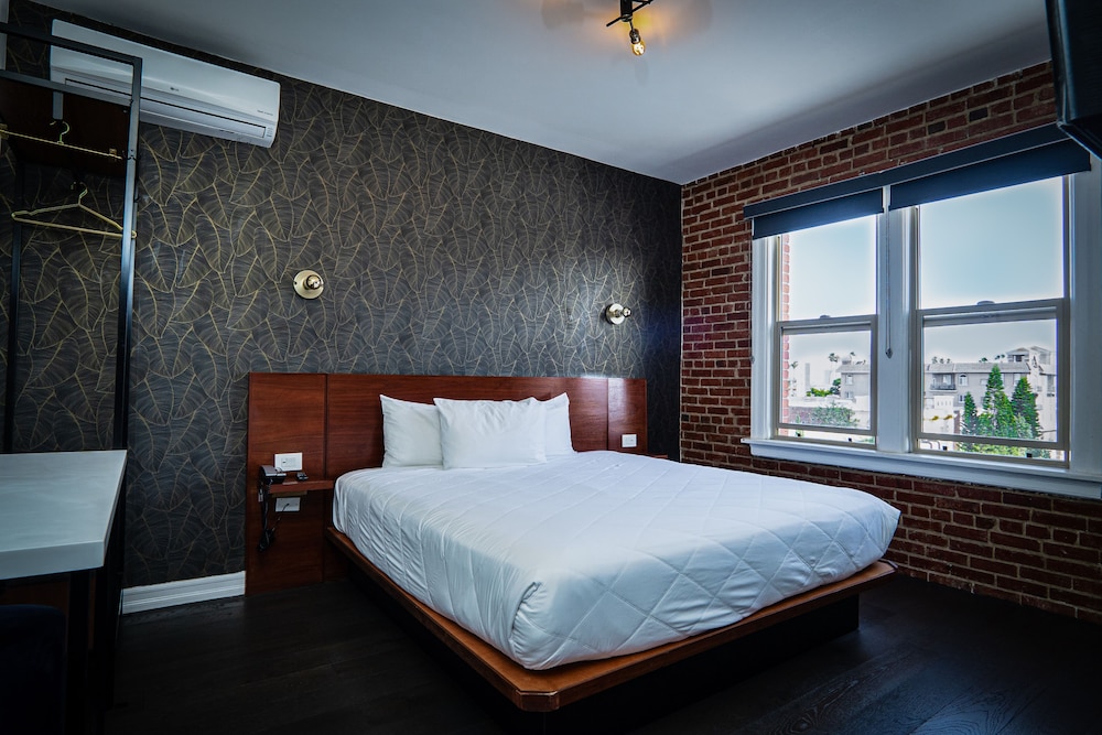 H By H Hospitality 29/69
