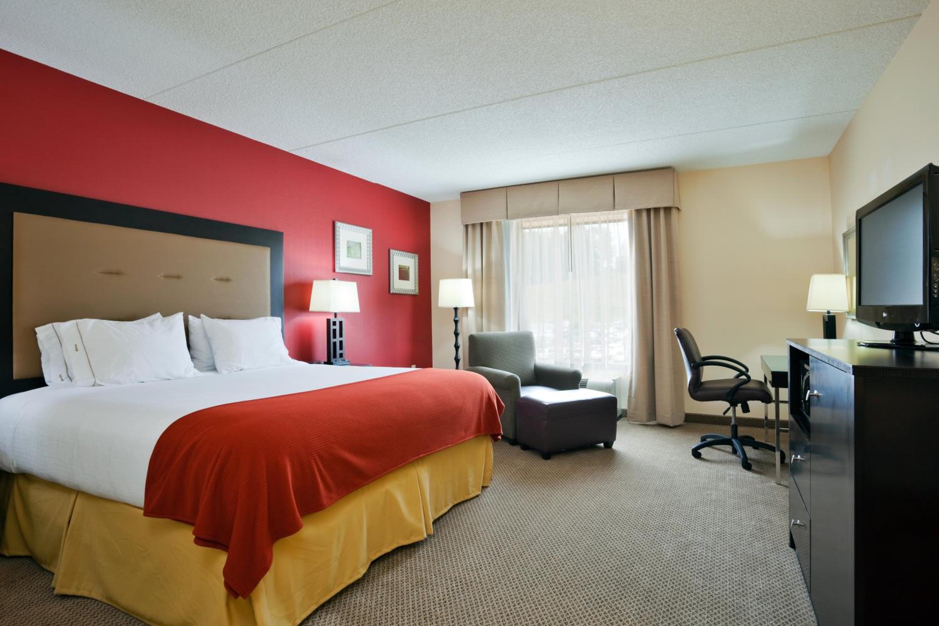 Xtra Space, Standard, King Bed