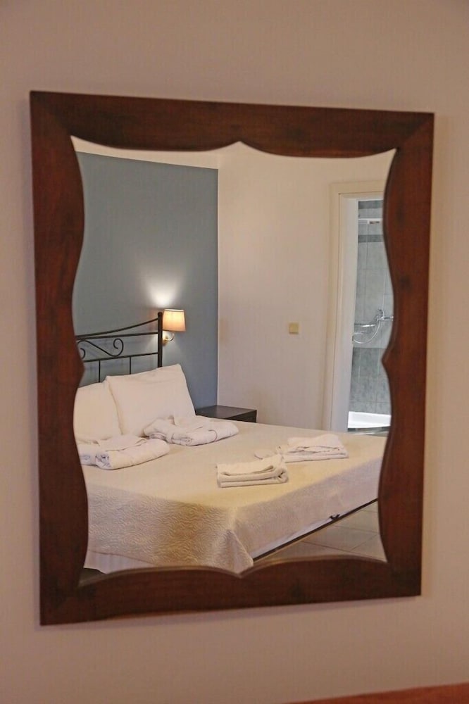 Sunrise Beach Suites 50/50