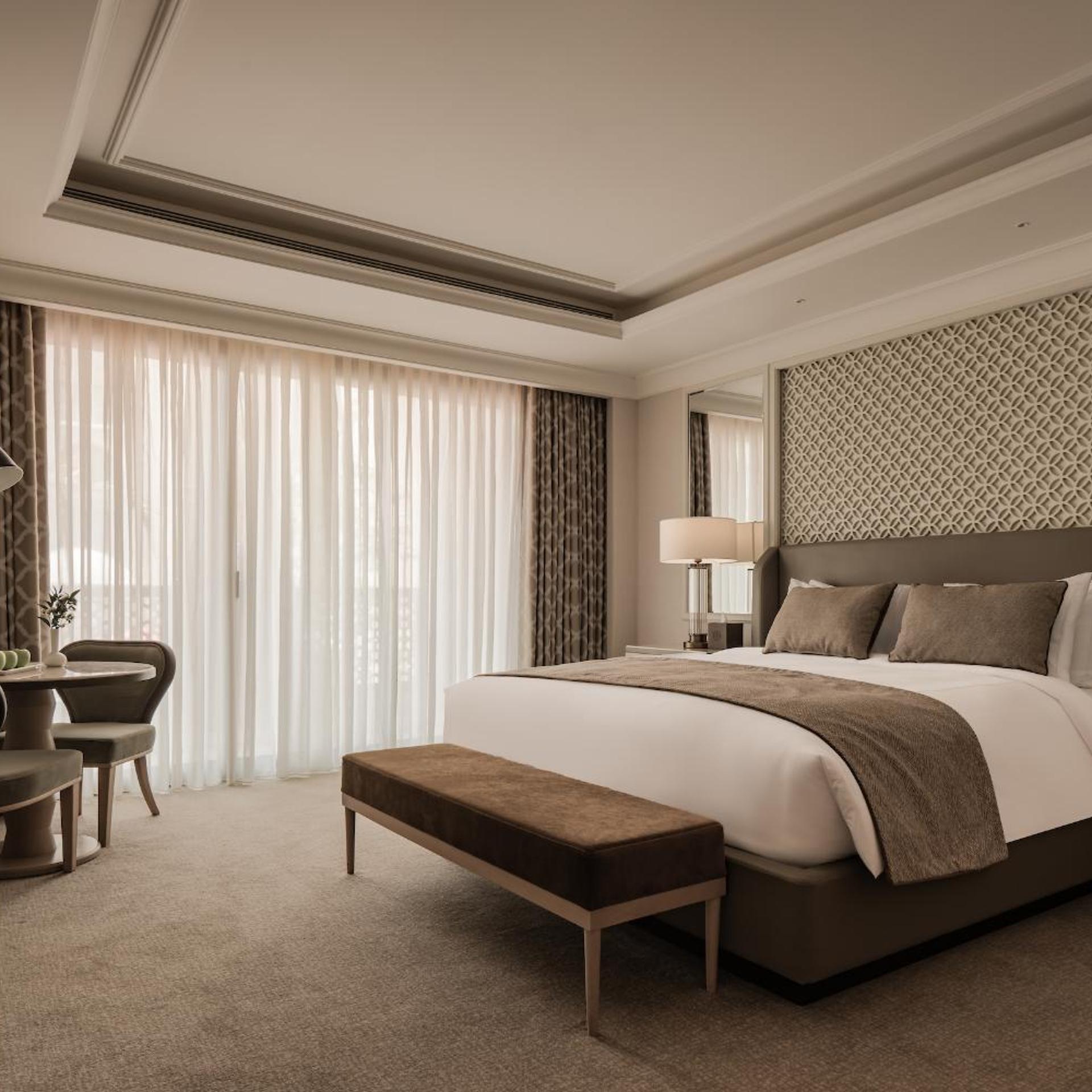 Ambassador, Suite, King Bed, City View