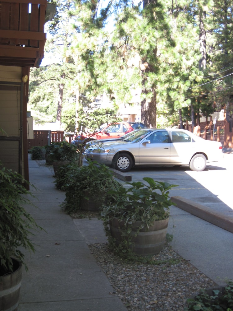 North Shore Inn 59/70